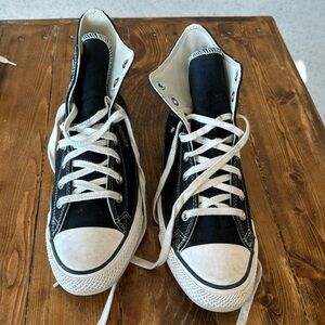 High top converse/ Chuck Taylor’s